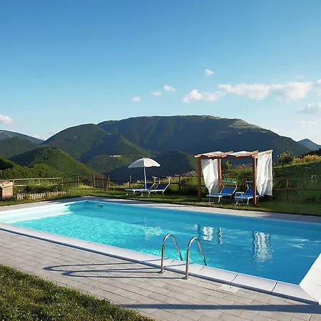 Spacious Farmhouse With Swimming Pool In Semesterbostad *
