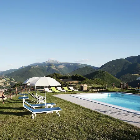 別荘 Spacious Farmhouse With Swimming Pool In カーリ