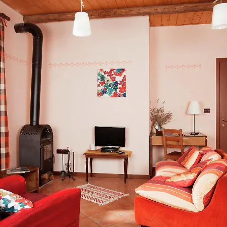 Spacious Farmhouse With Swimming Pool In