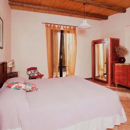 Spacious Farmhouse With Swimming Pool In 別荘 *